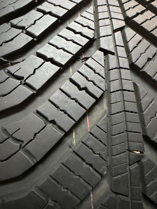 245/70/16 Kumho 4Season  4бр дот25