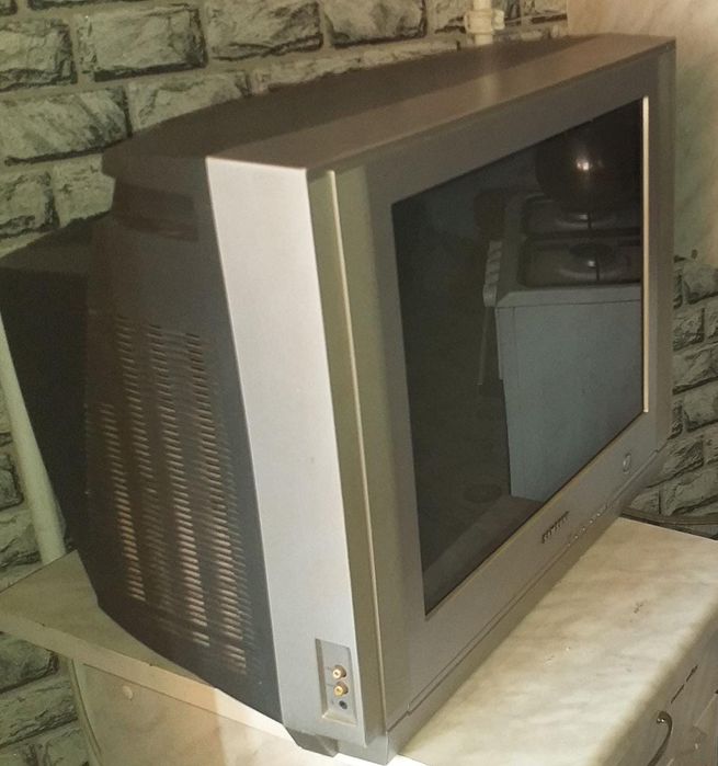 Срочно продам телевизор