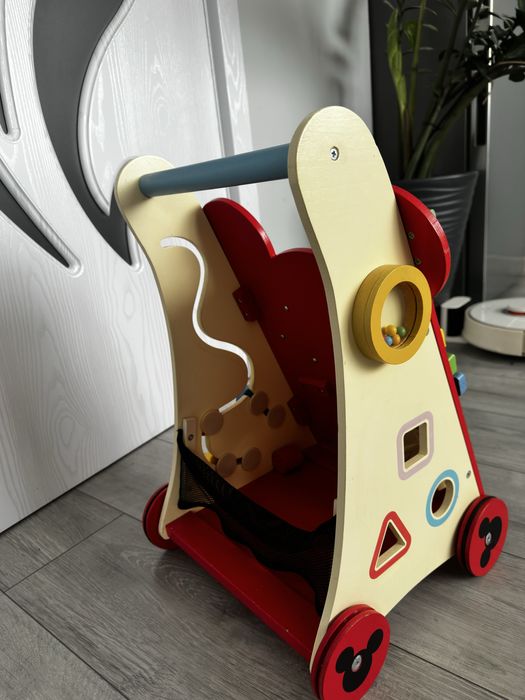 Дървен уокър/проходилка и количка за бутане