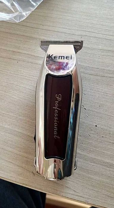 Професионален мъжки тример Kemei с приставки, машинка за подстригване