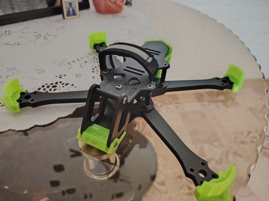 Продам fpv  раму basher 5