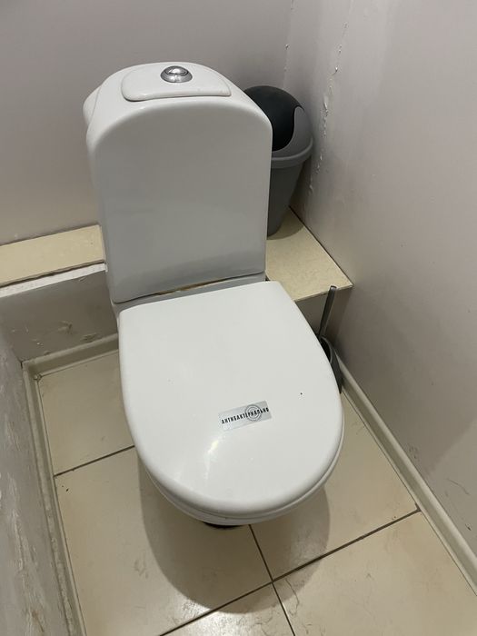 Продам унитазы, умывальники