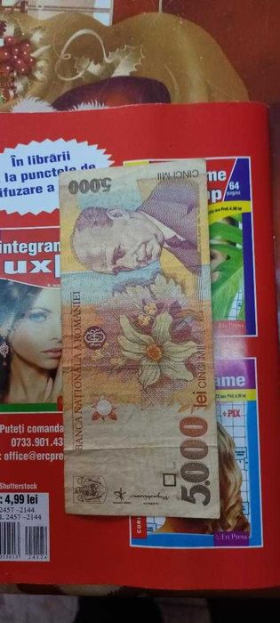 Vând bancnote vechi.