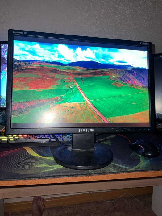 Монитор Samsung Syncmaster 943