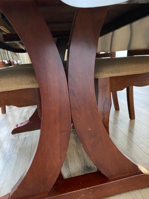 Стол со стульями