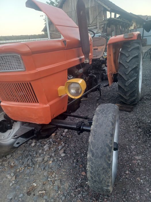 Tractor fiat 445