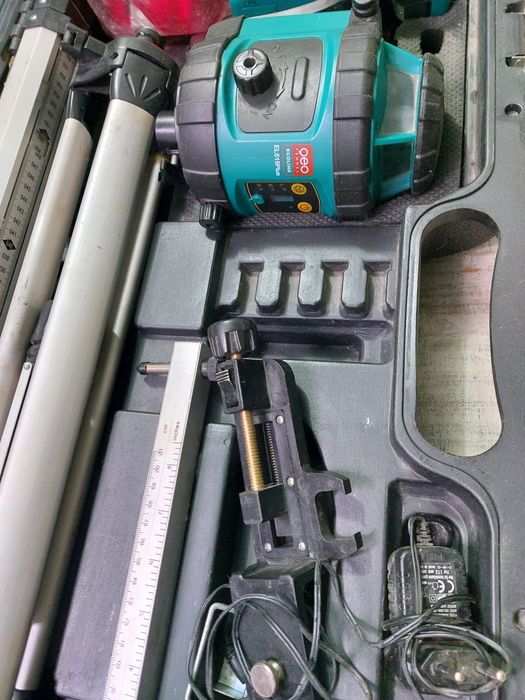 De vanzare vibrator +masina legat fier+telemetru cu trepiedin stare f