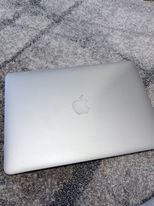 MacBook Air 13 inch (Early 2015) • 128GB SSD • Perfect Funcțional • Încărc