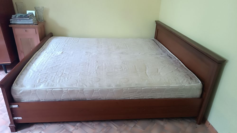 Продам двухспальную кровать