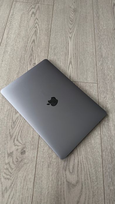 Продам б/у MacBook Air M1 16/256