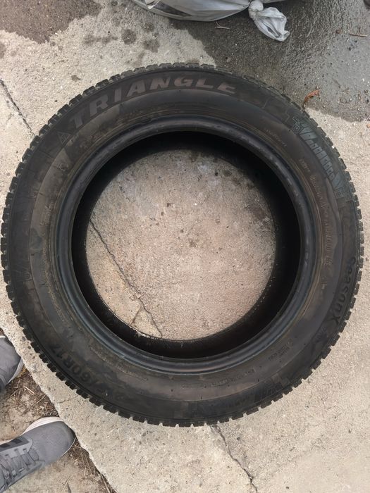 Продам резину Triangle  215/65/17 всесезонка