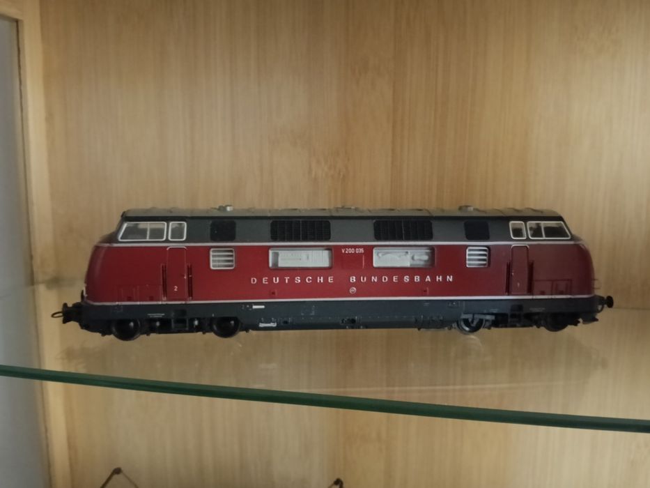 Locomotiva DC V200 ROCO stare foarte buna , nu piko fleischmann
