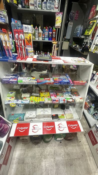 Продам ветрины сост отлич