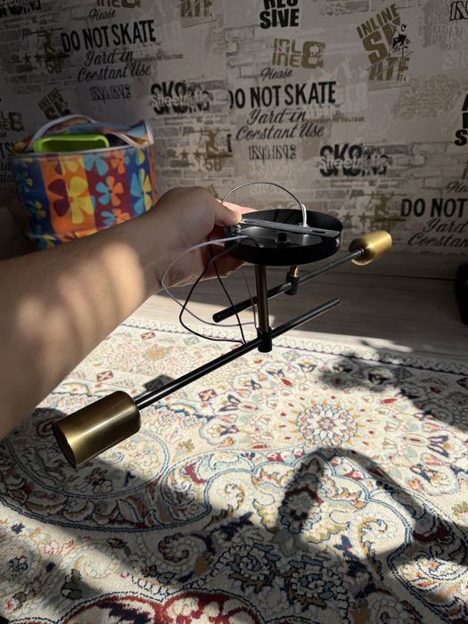 Продам люстры новые