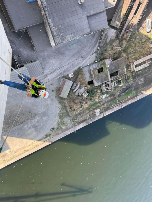 Servicii Profesionale de Alpinism Utilitar – Fațade, Placări, Renovări