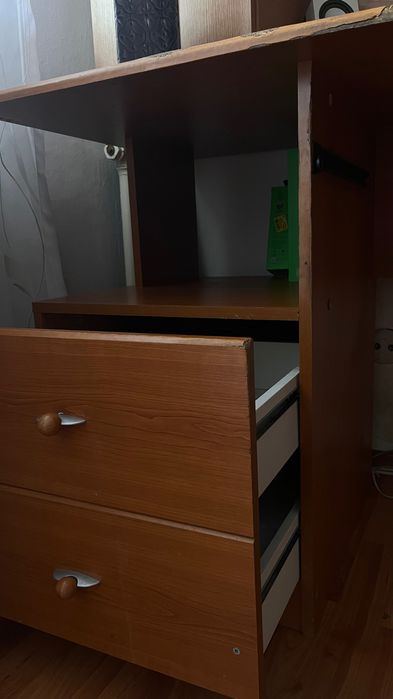 Birou+ corp pentru biblioteca