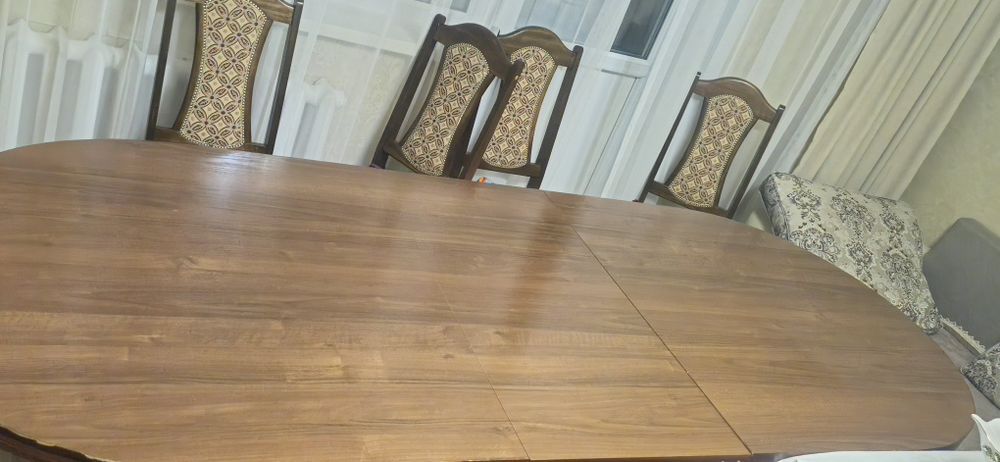 Продам Гостин. Стол