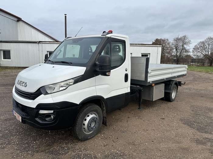 Iveco 70c18,baculabil +macara 2t