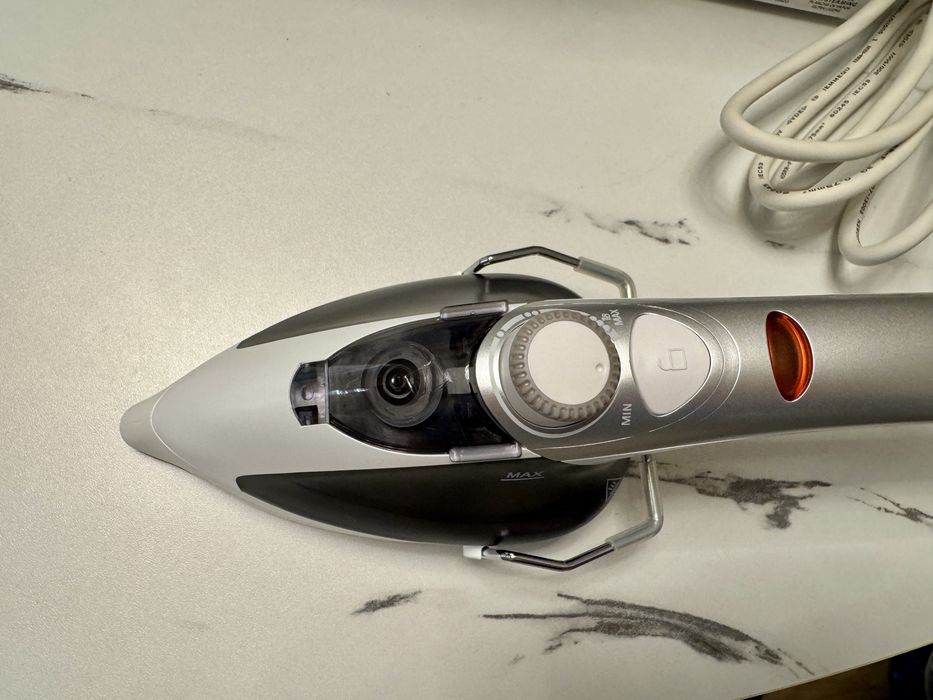 Fier de calcat vertical Rowenta Tweeny Nano DV9000D1