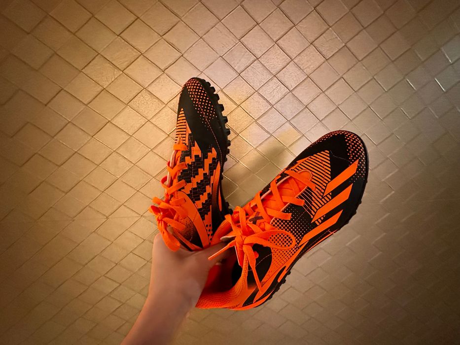 СТОНОЖКИ НА ADIDAS 38 размер са идеални за футбол