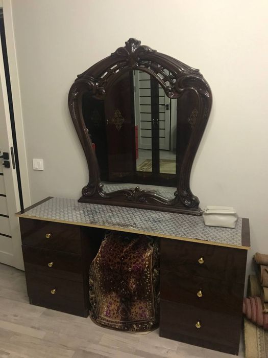 Срочна продам спальный гарнитур