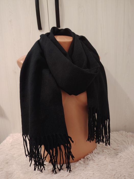 Fular gros tip sal, negru, cu franjuri