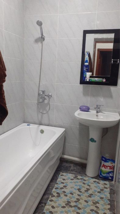 Navoiy sh. Student qizlar kerak 3 ta.