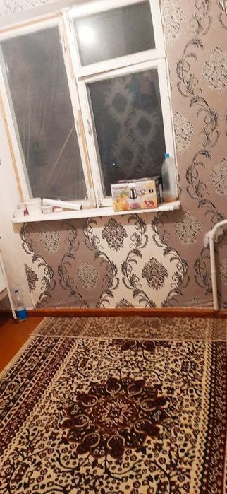 Сдается 1 ком кв в Чирчике 1 мкн 2 этаж рядом школа садик
