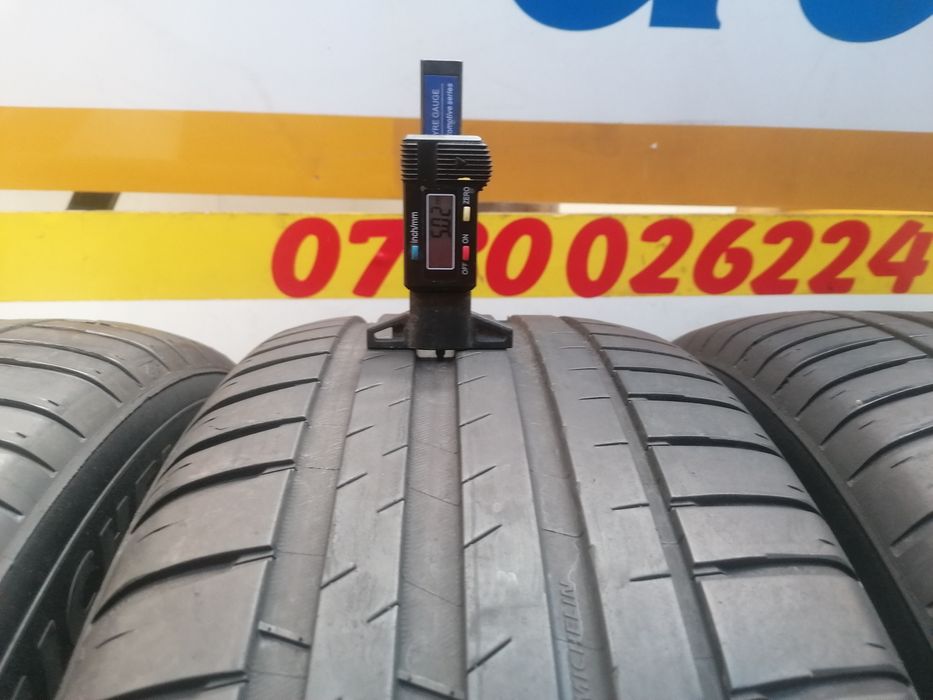 235/60/18. 4*Michelin vara 107v dot 0821   5,,02mm