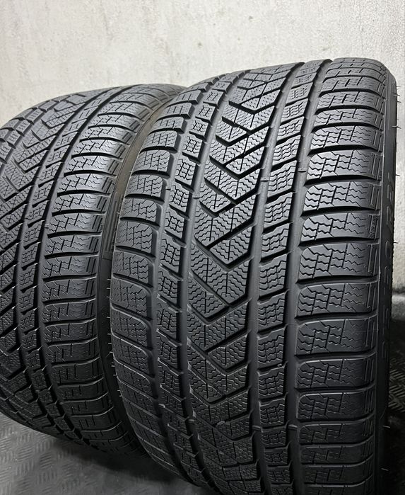 315/30/21 PIRELLI - 2бр. като Нови!