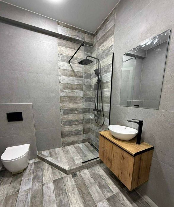 Сдаю просторная 2х ком кв-ру самом центре города Ойбек Госпитальный Р4