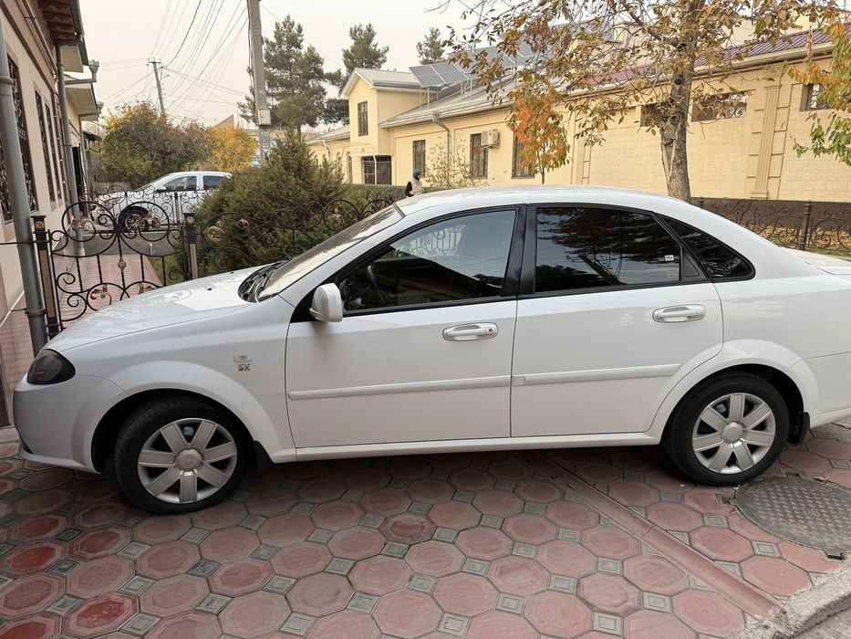 Срочно продаю автомобиль Chevrolet Gentra