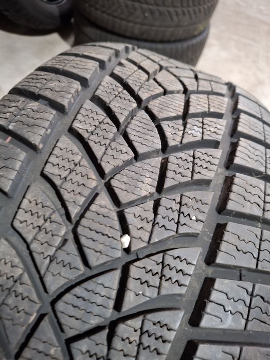 2 Anvelopele de iarnă  245 55 r17 Goodyear