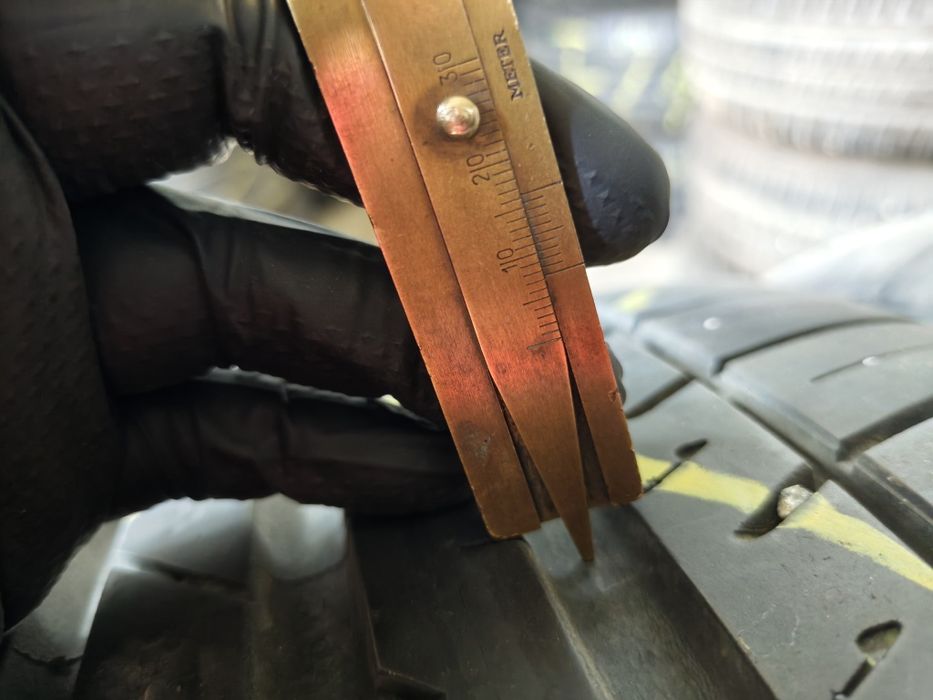 215/40/17 Kimho Ecsta