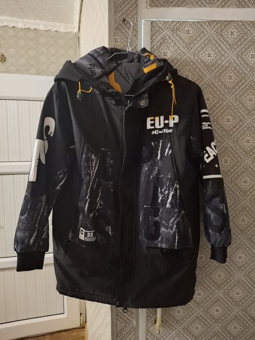 Продам куртку на мальчика весна-осень.