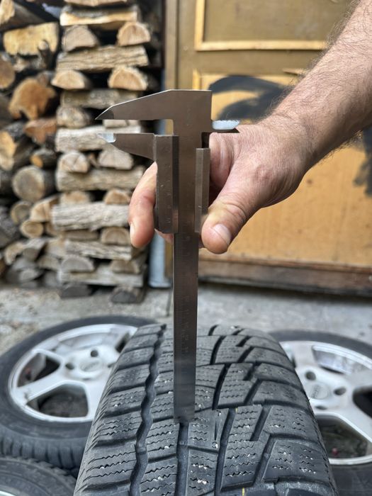 Джанти 15 4х114,3 с много хубави зимни гуми