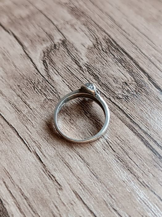 Продам кольцо серебряное 925