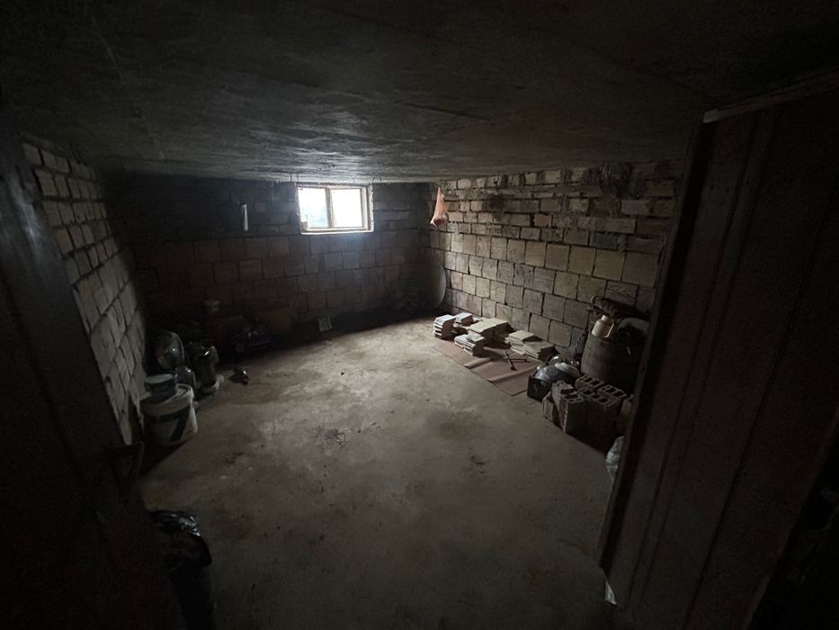 Къща на 2 етажа с мазе, гараж и кладенец – с. Крушето