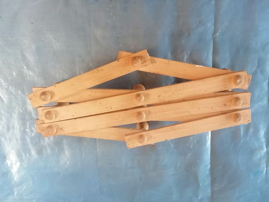 Cuier din lemn extensibil