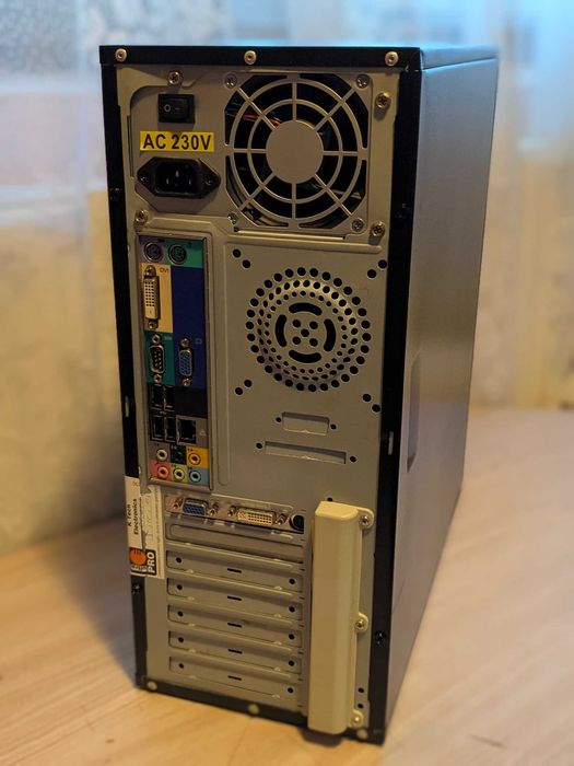 Calculator retro gaming WindowsXP Procesor Athlon 64, geForce 6600