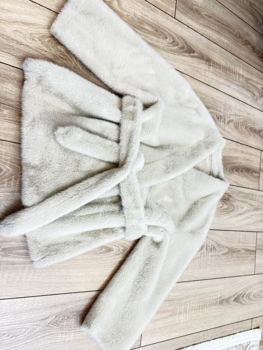 Шуба цветная и белая