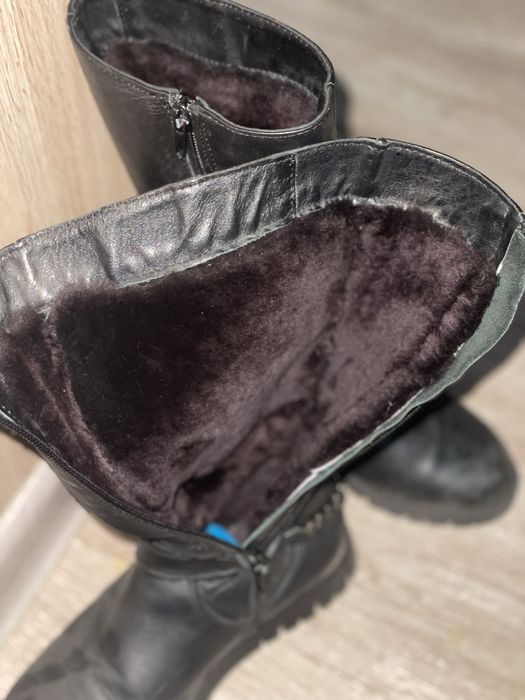 Продам детские сапоги