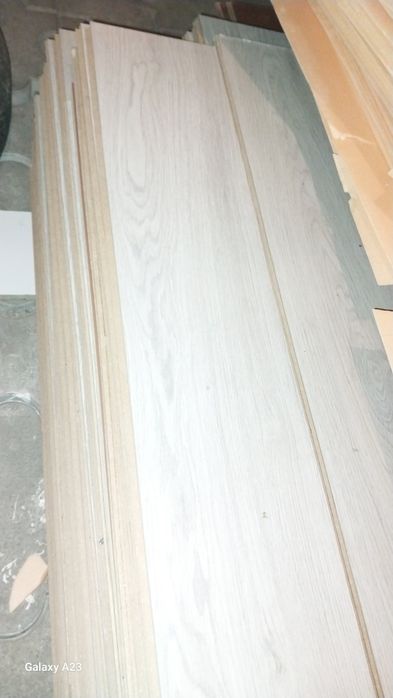 Продам ламинат б/у в отличном состоянии