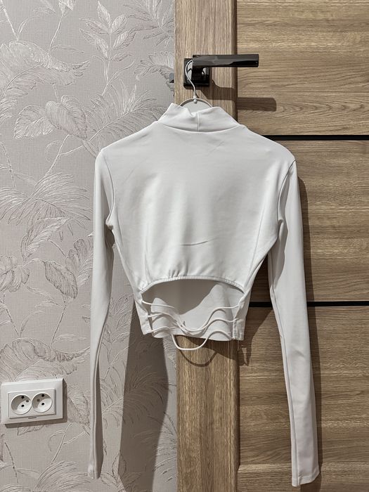 продам  белую кофточку