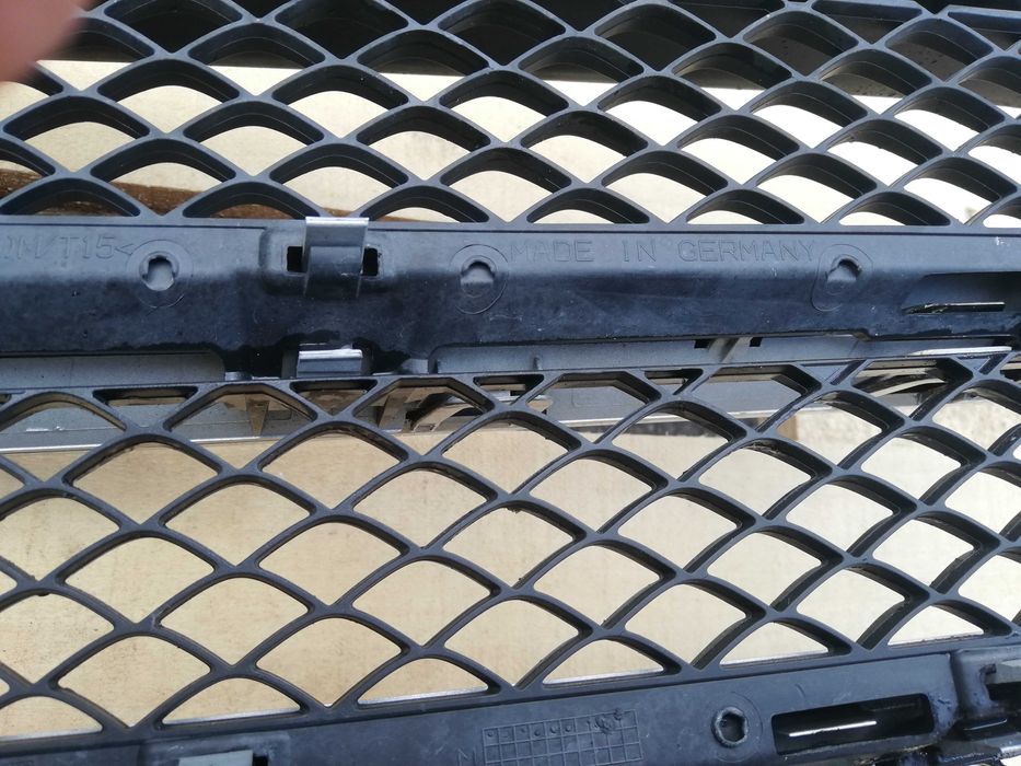 Предна решетка за w205