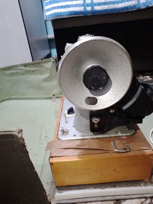 Швейная машина электрическая