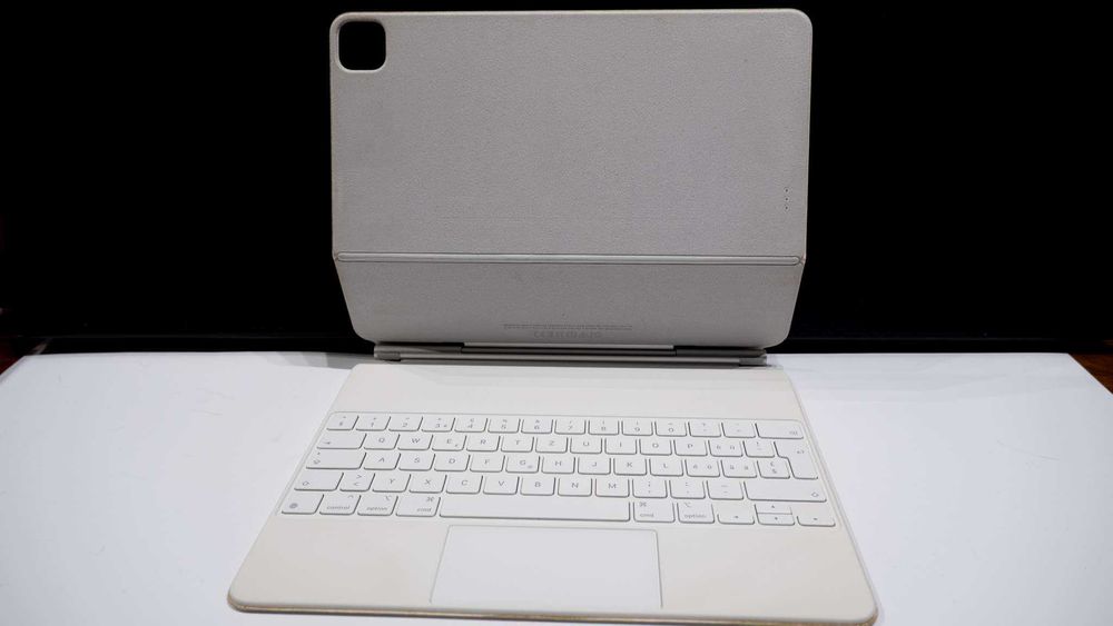 Magic Keyboard за iPad Pro 12.9 – тракпад + подсветка