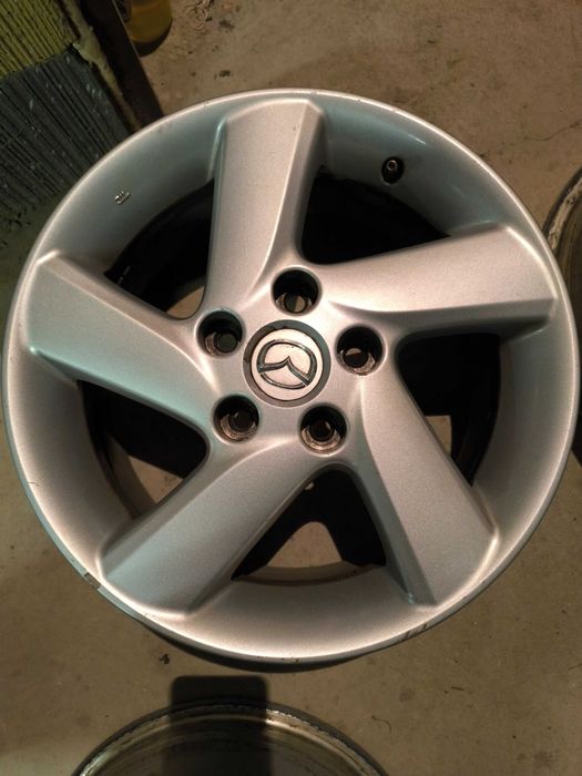 Гуми и Джанти Мазда 3