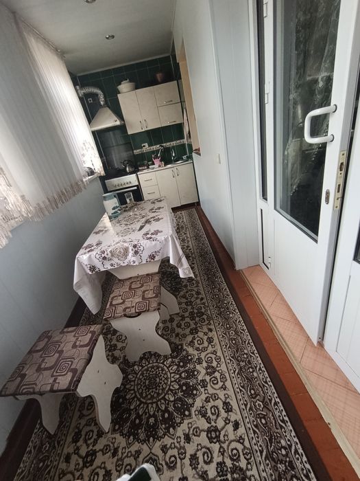 Uy. Ijaraga qizlarga. Ayollarga