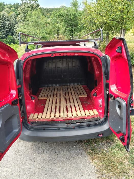 Vând Dacia Logan VAN